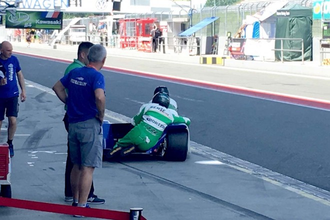 水瀬きいのサーキット探訪記：クラッシック耐久の表彰台はパーティー状態！