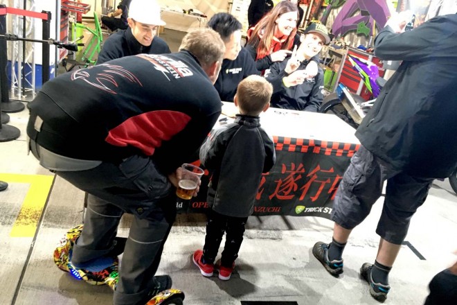 水瀬きいのサーキット探訪記：クラッシック耐久の表彰台はパーティー状態！