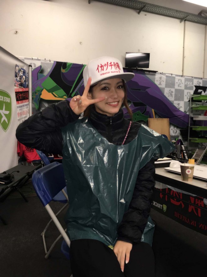 水瀬きいのサーキット探訪記：クラッシック耐久の表彰台はパーティー状態！