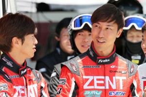 ZENT CERUMO LC500の立川祐路と石浦宏明