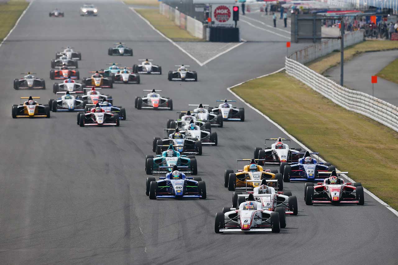 FIA-F4第5戦オートポリス 決勝スタート