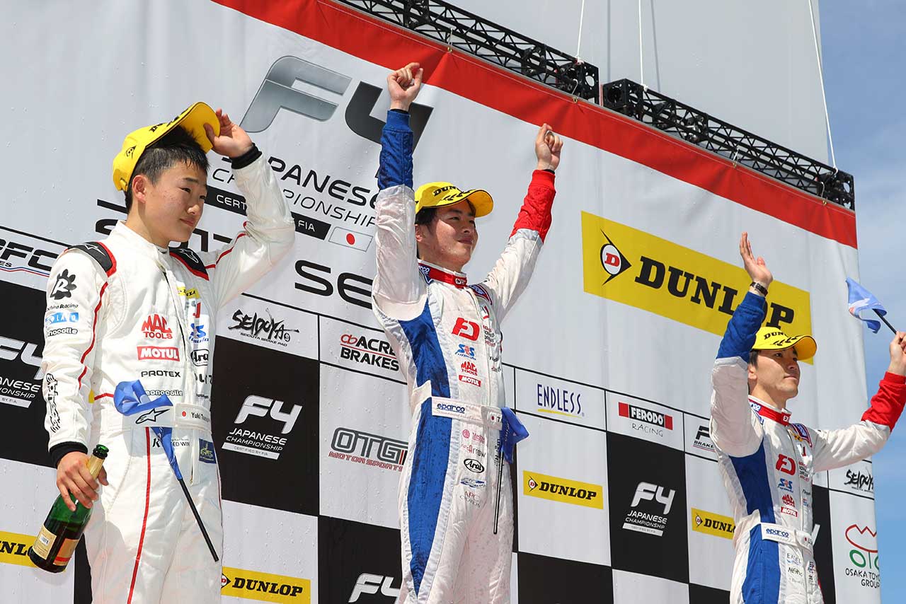 FIA-F4第6戦オートポリス 表彰台