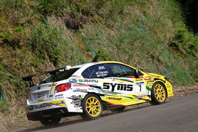 鎌田卓麻／市野諮（スバルWRX STI）