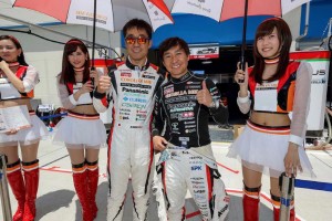 #30 TOYOTA PRIUS apr GTの永井宏明と佐々木孝太