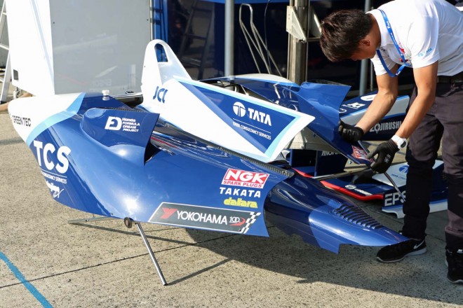 TCS NAKAJIMA RACINGのカウル