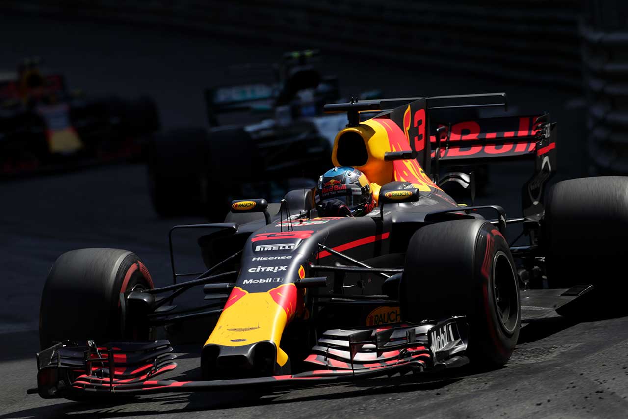 3位表彰台のリカルド