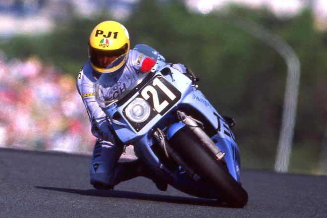 1985年の鈴鹿8耐でケニー・ロバーツがドライブしたヤマハFZR750