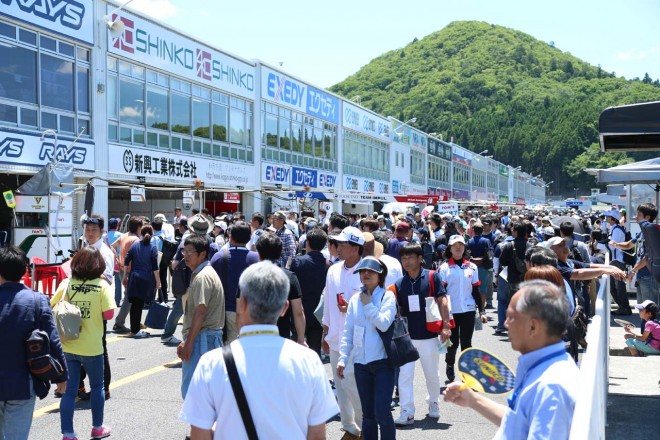 スーパーフォーミュラ第2戦岡山のピットフォークの様子