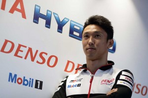 7号車トヨタに続く2番手につけた8号車トヨタの中嶋一貴