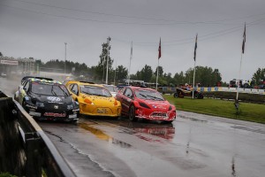 下位クラスのスーパーカー・ライトはウイリアム・ニルソンが勝利