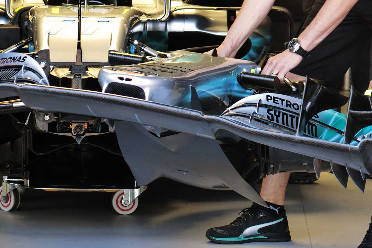 メルセデスW08ノーズ下面