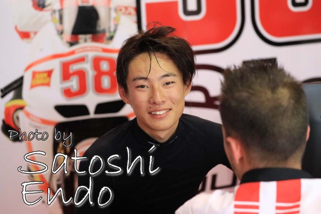 MotoGP現地トピックス:ムジェロを覆う黄色い煙。ヘイデンの追悼セレモニーも実施