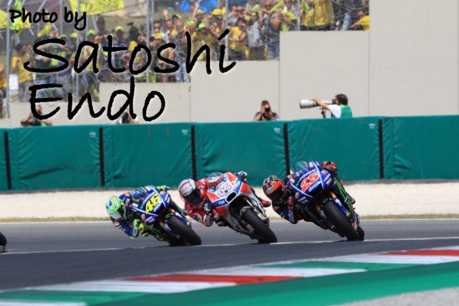 MotoGP現地トピックス:ムジェロを覆う黄色い煙。ヘイデンの追悼セレモニーも実施