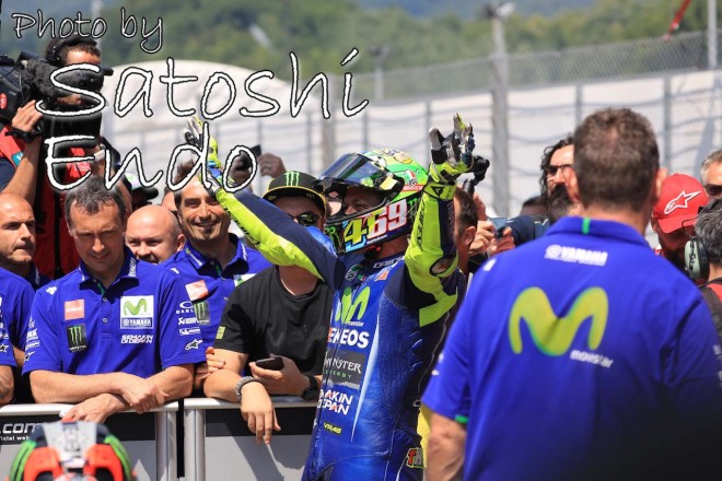 MotoGP現地トピックス:ムジェロを覆う黄色い煙。ヘイデンの追悼セレモニーも実施