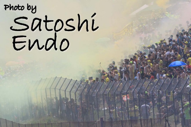 MotoGP現地トピックス:ムジェロを覆う黄色い煙。ヘイデンの追悼セレモニーも実施