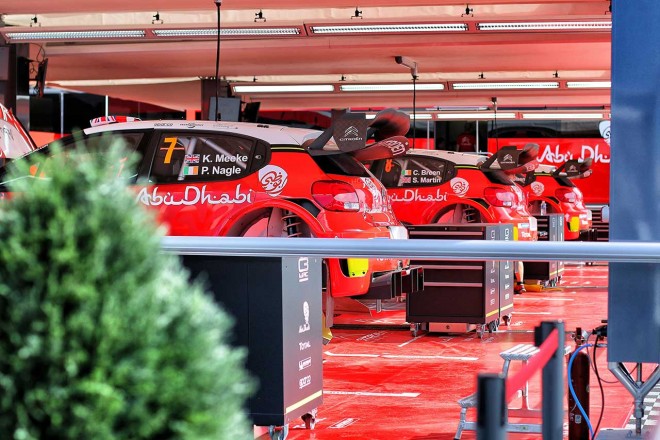 ラリー・イタリア・サルディニアのサービスパークに持ち込まれたシトロエンC3 WRC