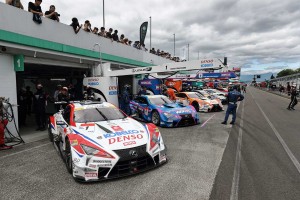 初日午後のセッションではレクサス陣営の5台が100周を越えるロングラン