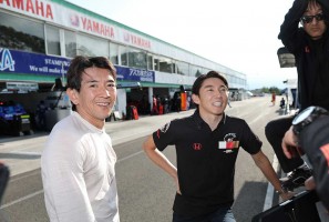 スーパーGT公式テストSUGOで初日トップを奪ったMOTUL NSX-GTの武藤英紀と中嶋大祐