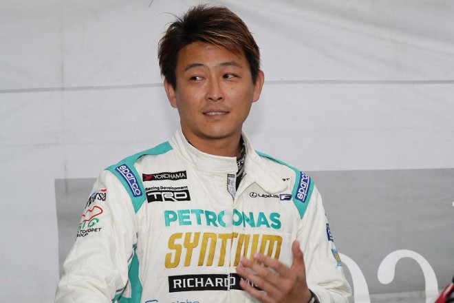 SYNTIUM LMcorsa RC F GT3をドライブする吉本大樹