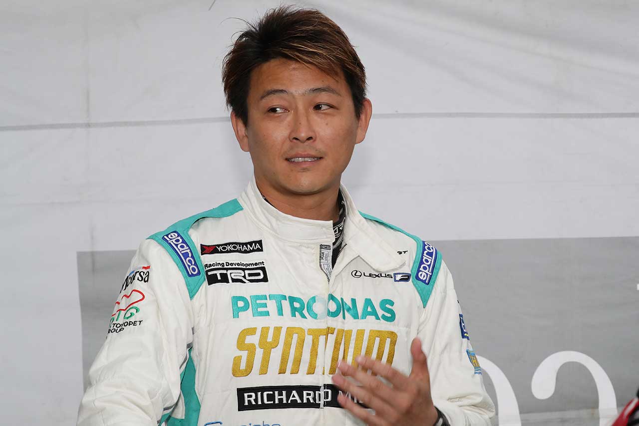 SYNTIUM LMcorsa RC F GT3をドライブする吉本大樹