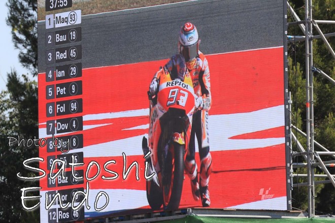 MotoGP現地トピックス：大盛り上がりのカタルーニャ。ロレンソが珍しくファンサービス？