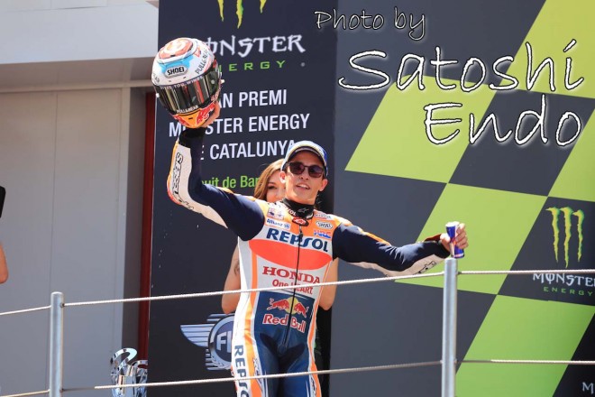 MotoGP現地トピックス:大盛り上がりのカタルーニャ。ロレンソが珍しくファンサービス?