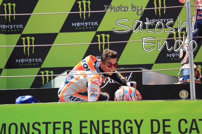 MotoGP現地トピックス:大盛り上がりのカタルーニャ。ロレンソが珍しくファンサービス?