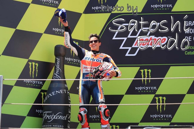 MotoGP現地トピックス:大盛り上がりのカタルーニャ。ロレンソが珍しくファンサービス?