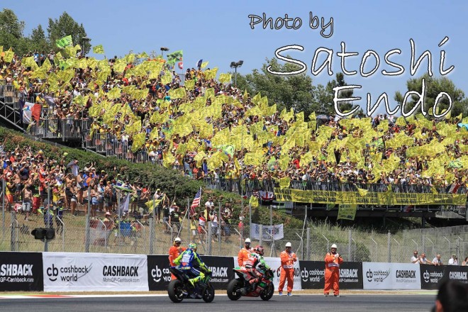 MotoGP現地トピックス:大盛り上がりのカタルーニャ。ロレンソが珍しくファンサービス?