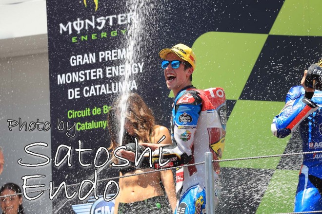 MotoGP現地トピックス:大盛り上がりのカタルーニャ。ロレンソが珍しくファンサービス?