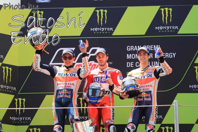 MotoGP現地トピックス：大盛り上がりのカタルーニャ。ロレンソが珍しくファンサービス？