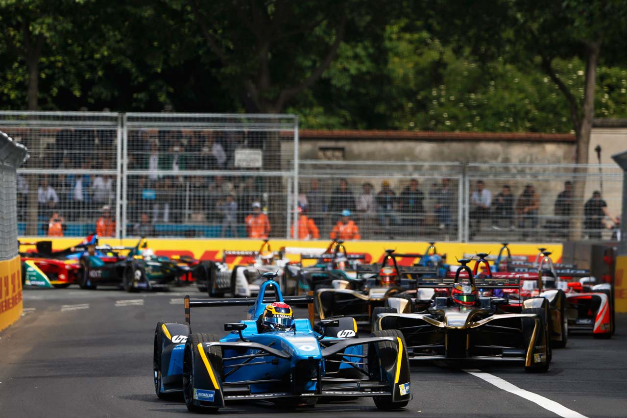2016／17フォーミュラE第6戦パリePrix スタートシーン
