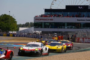 92号車ポルシェ911 RSRはアクシデントによってリタイアとなった