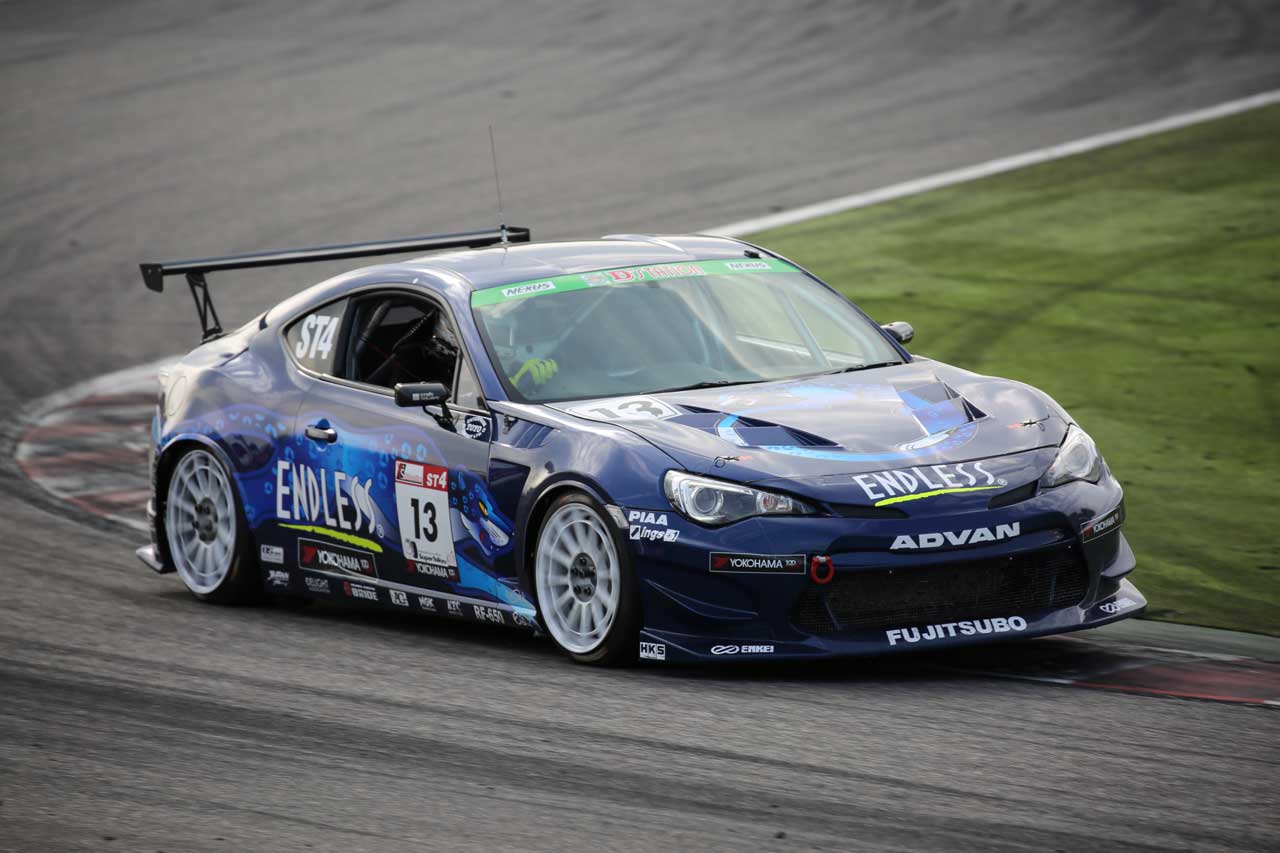 13号車ENDLESS ADVAN 86