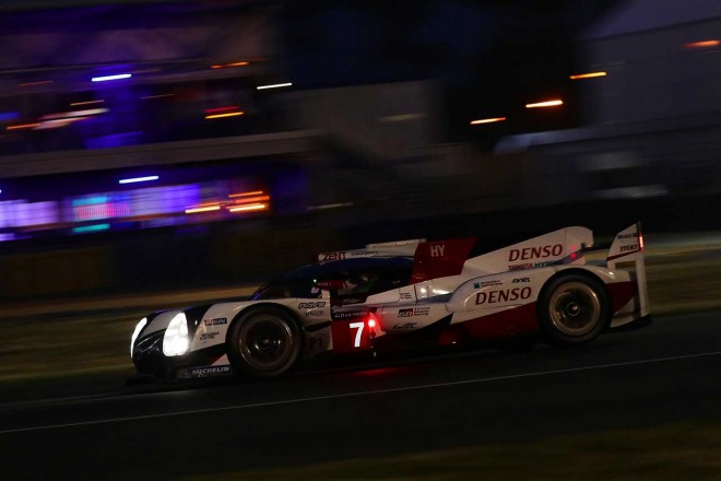 総合首位走行中にクラッチトラブルでリタイアした7号車トヨタTS050ハイブリッド