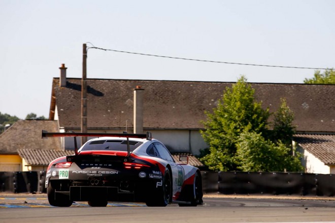 ル・マンデビューを飾った新型ポルシェ911 RSR