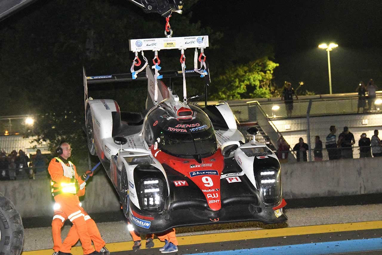 第85回ル・マン24時間耐久レースで現地午前1時過ぎにリタイアした9号車トヨタTS050ハイブリッド