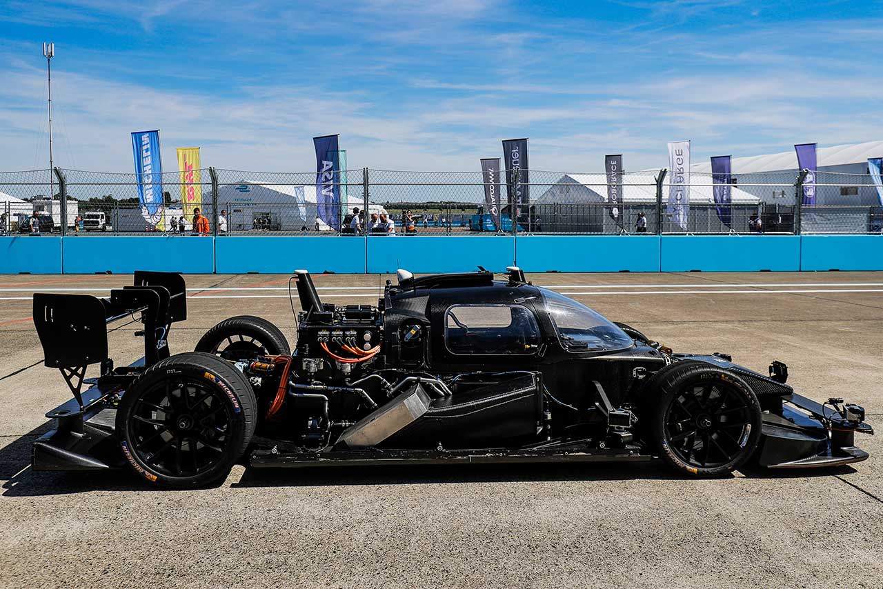 ベルリンePrixの期間中にデモランを行った開発車両の『Devbot』