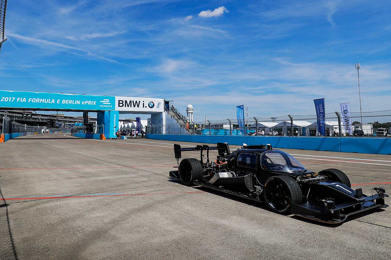 ベルリンePrixの期間中にデモランを行った開発車両の『Devbot』