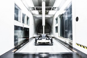 ジネッタは製作を進めるLMP1シャシーの風洞テストを行った