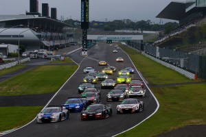 ブランパンGTシリーズ・アジアのレース2のスタートシーン