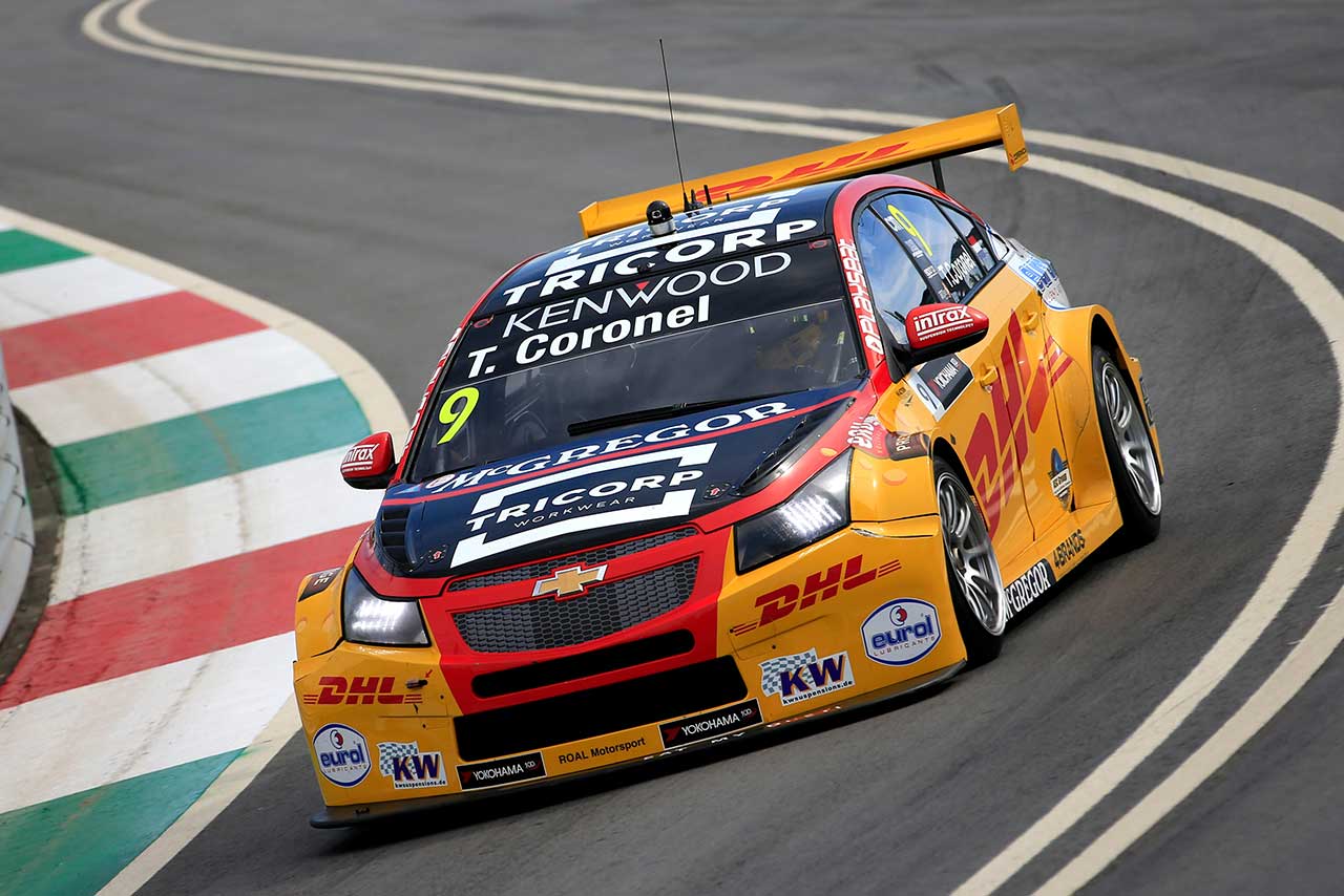WTCCポルトガルで大きなクラッシュがあったトム・コロネル（シボレーRMLクルーズTC1）