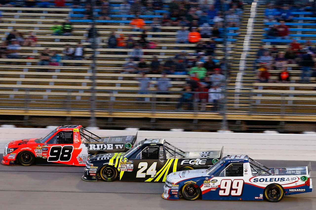 4位でフィニッシュしたグラント・エンフィンジャー（＃98）