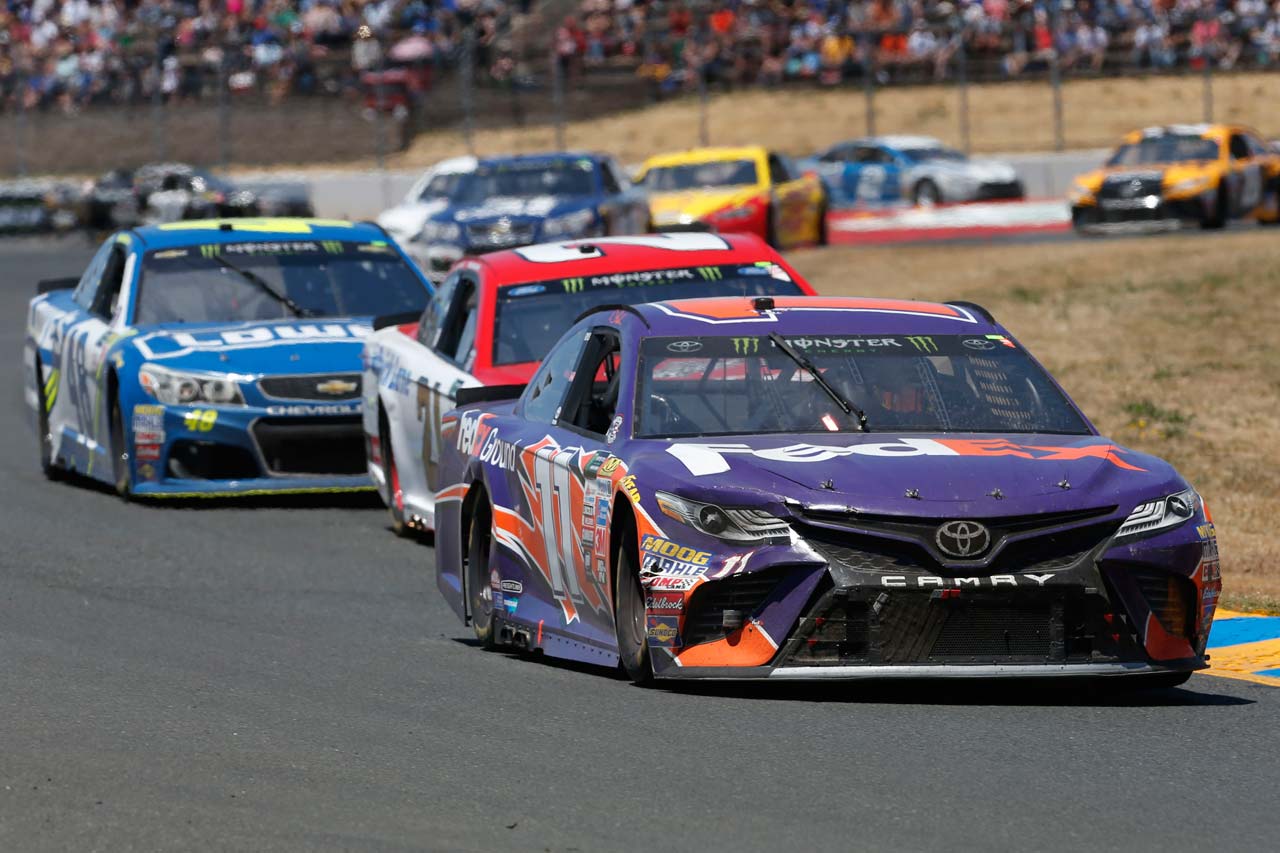 4位でフィニッシュしたデニー・ハムリン（＃11）