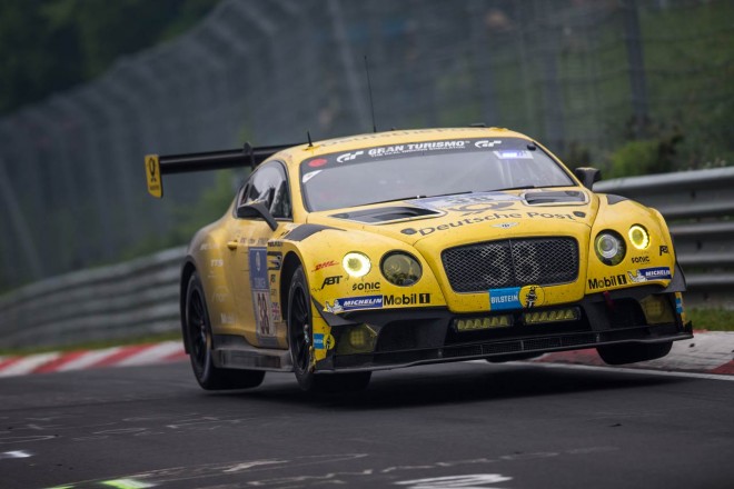 2017年ニュルブルクリンク24時間耐久レースに参戦したベントレー・チーム・アプトの38号車ベントレー・コンチネンタルGT3