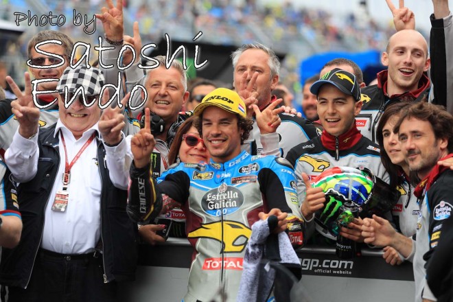 MotoGP現地トピックス:ビニャーレスの転倒にヒヤリ。ロッシがオランダGP通算10勝目を達成