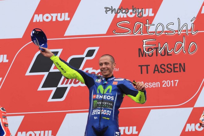 MotoGP現地トピックス:ビニャーレスの転倒にヒヤリ。ロッシがオランダGP通算10勝目を達成