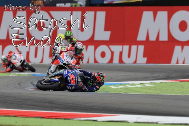 MotoGP現地トピックス:ビニャーレスの転倒にヒヤリ。ロッシがオランダGP通算10勝目を達成