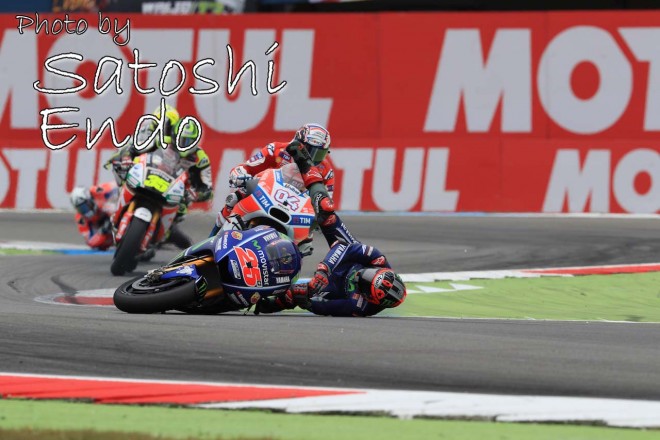 MotoGP現地トピックス:ビニャーレスの転倒にヒヤリ。ロッシがオランダGP通算10勝目を達成