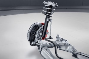 俊敏なハンドリングと快適性を両立する"AMG RIDE CONTROL スポーツサスペンション"を初採用